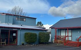 Adventure Lodge And Motels And Tongariro Crossing Track Transport